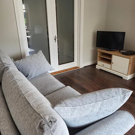 150 Charlemont Проживание в семье