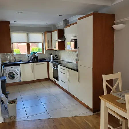 Проживание в семье 150 Charlemont