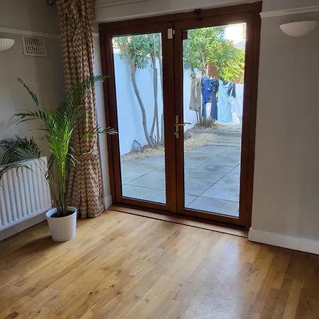 Проживание в семье 150 Charlemont Дублин